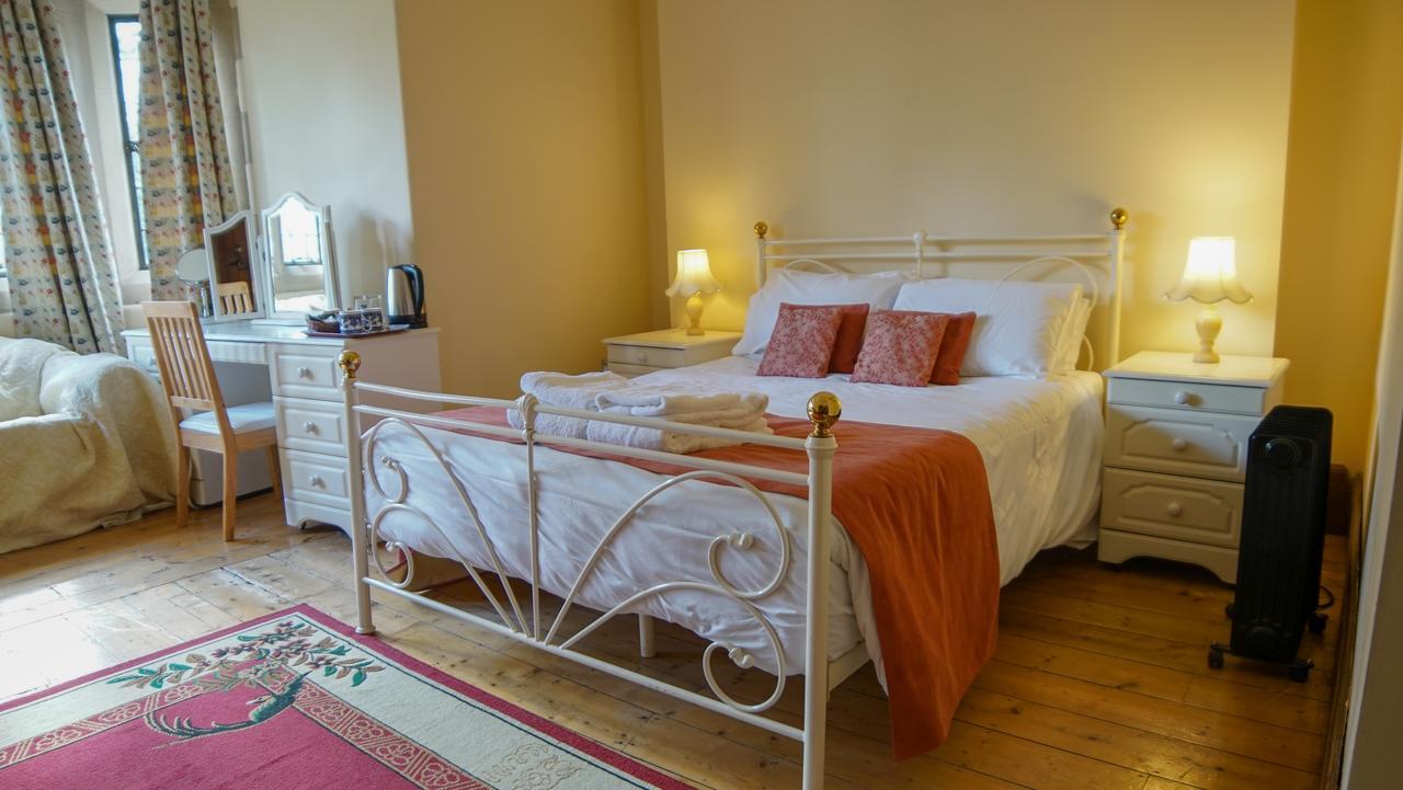 Cleeve House Bed and Breakfast Melksham Buitenkant foto