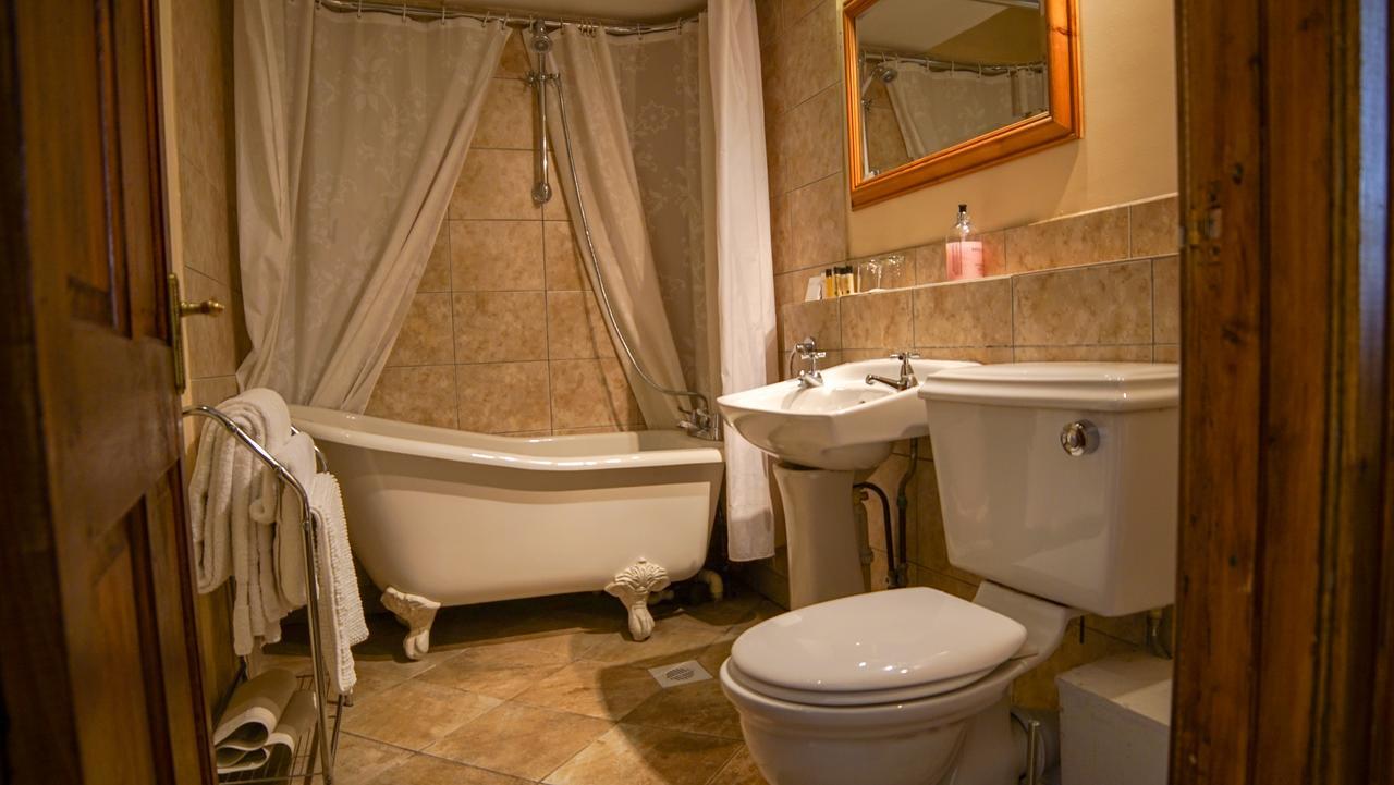 Cleeve House Bed and Breakfast Melksham Buitenkant foto