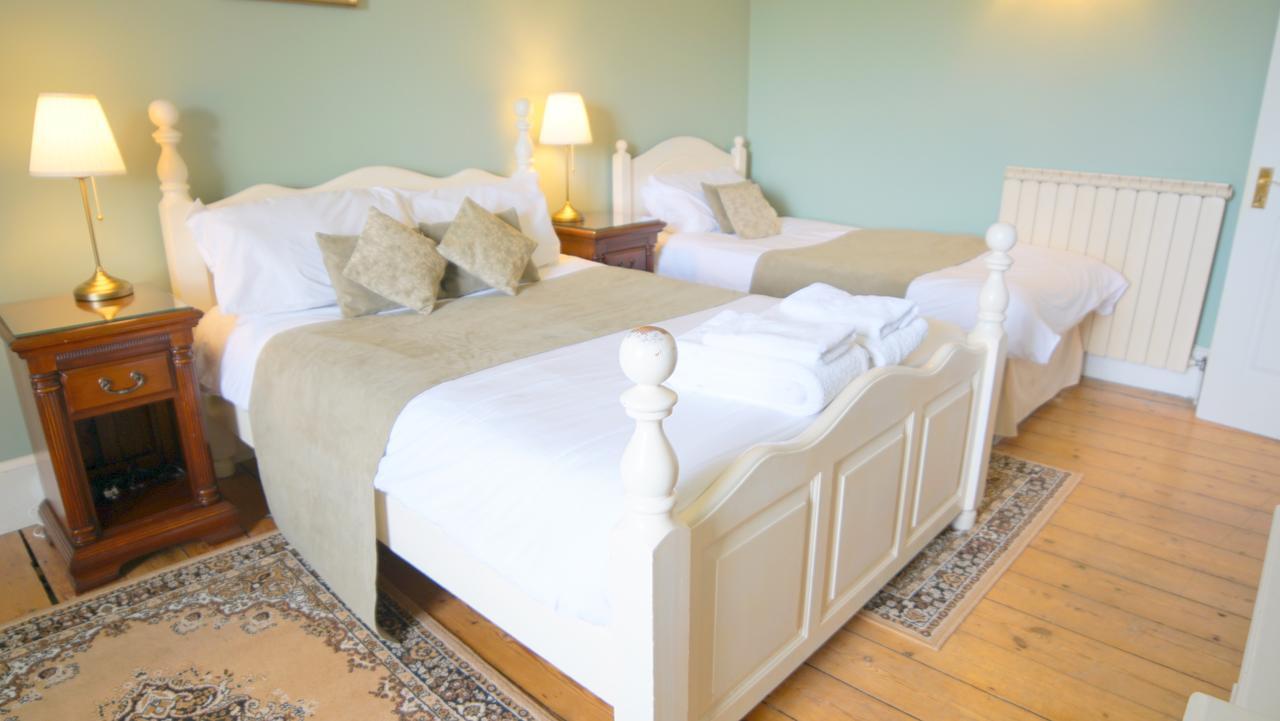 Cleeve House Bed and Breakfast Melksham Buitenkant foto