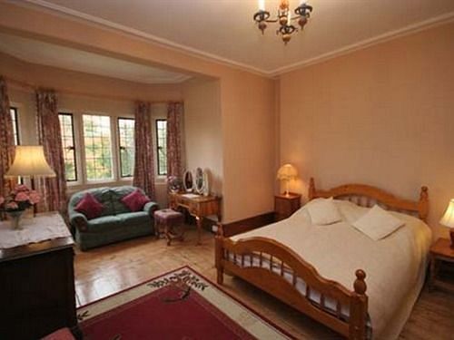 Cleeve House Bed and Breakfast Melksham Buitenkant foto
